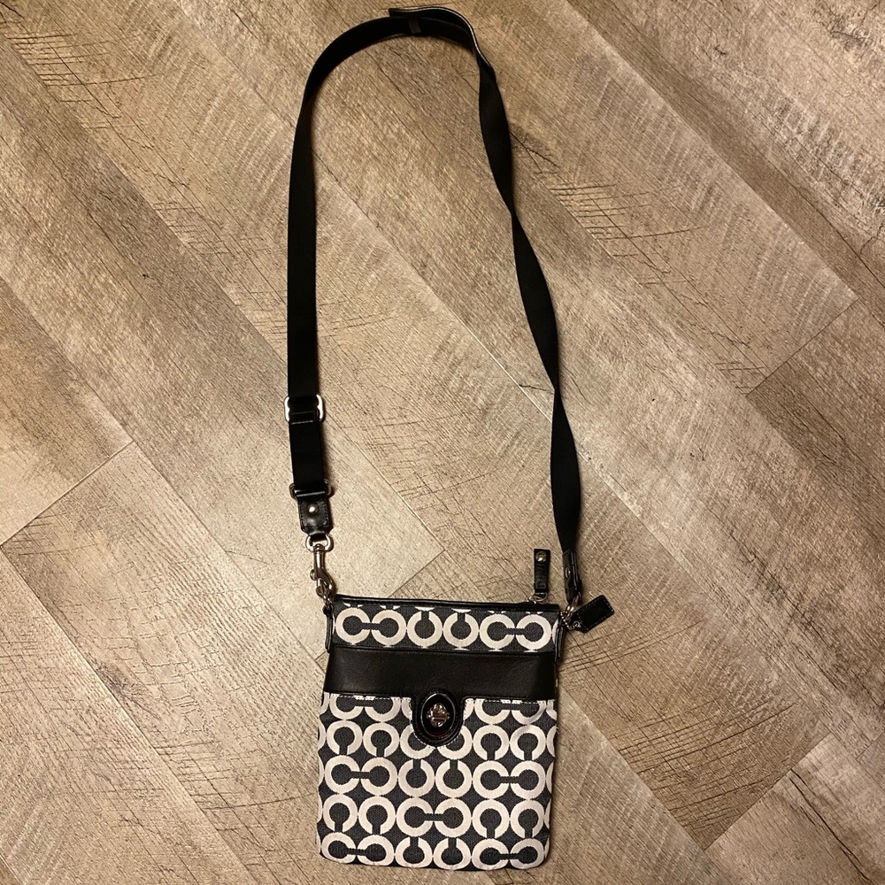 Coach Signature Canvas Crossbody Bag